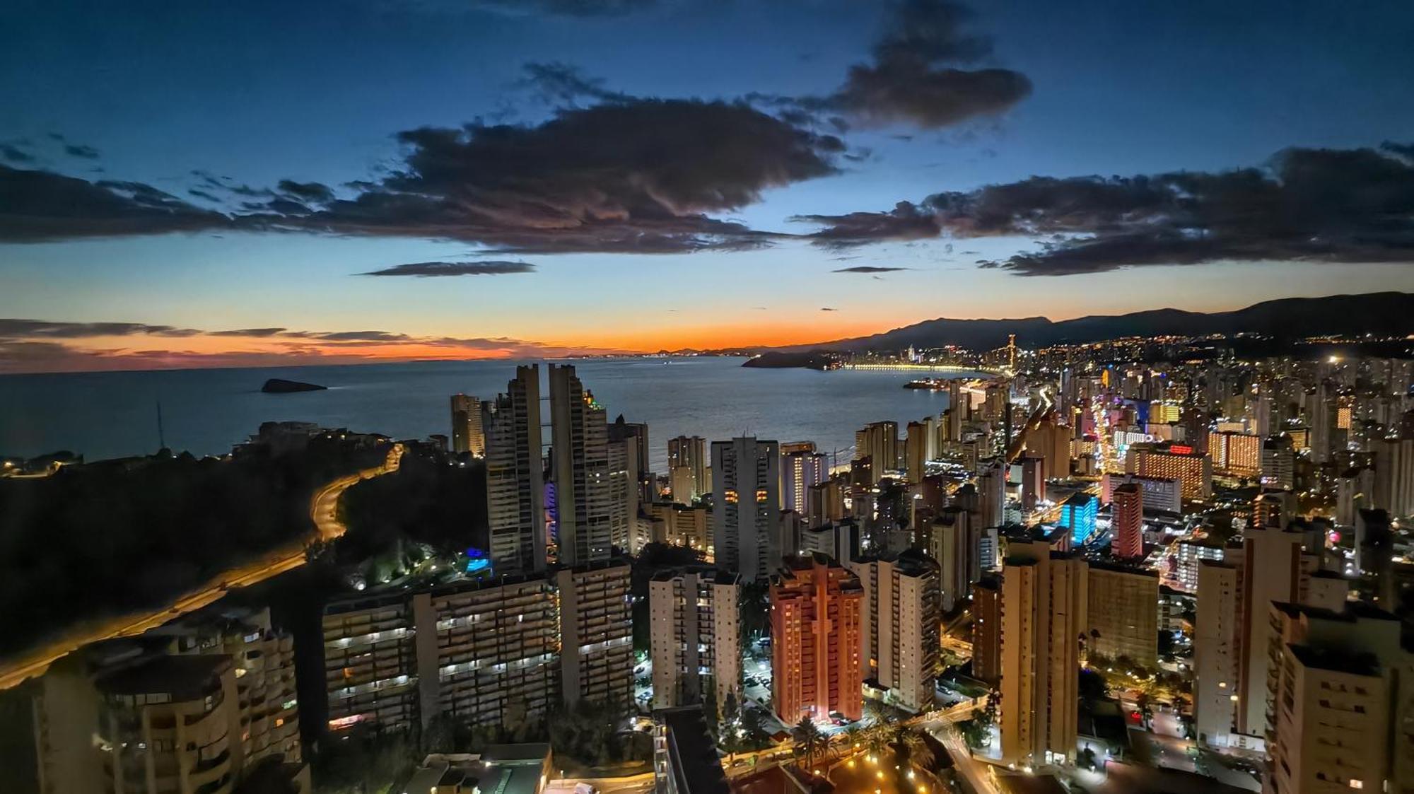 Skyline Floor 28 Sea Views Apartment Benidorm Luaran gambar